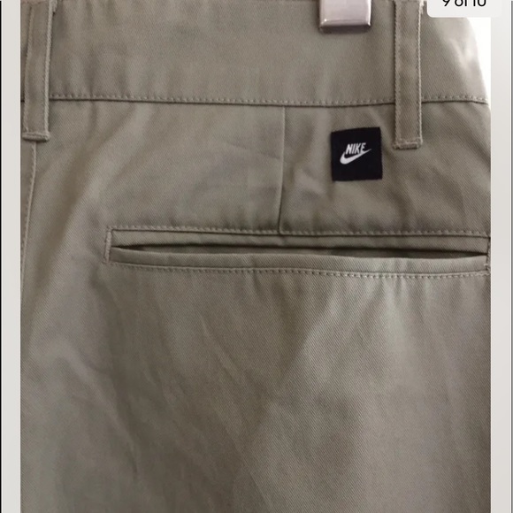 Nike Men Athletic Short Pants Khaki Green 28 Flat Front - Picture 3 of 8